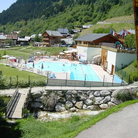 Apartment Spacieux Avec Terrasse, Proche Commerces Et Telecabine, Garage Et Parking Inclus - Fr-1-464-37 *